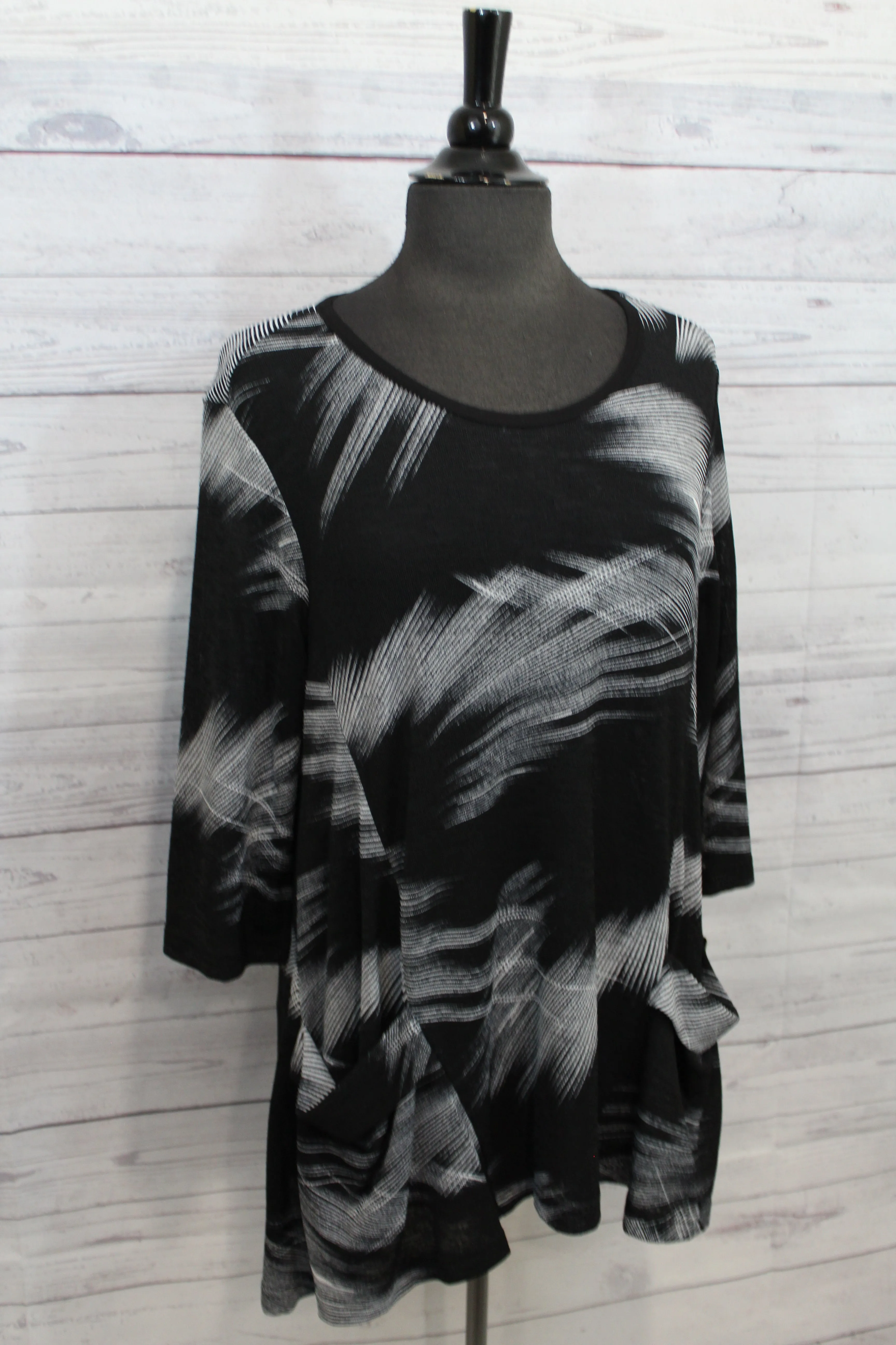 Yushi Clothing - Button Back Tunic FINAL SALE ITEM